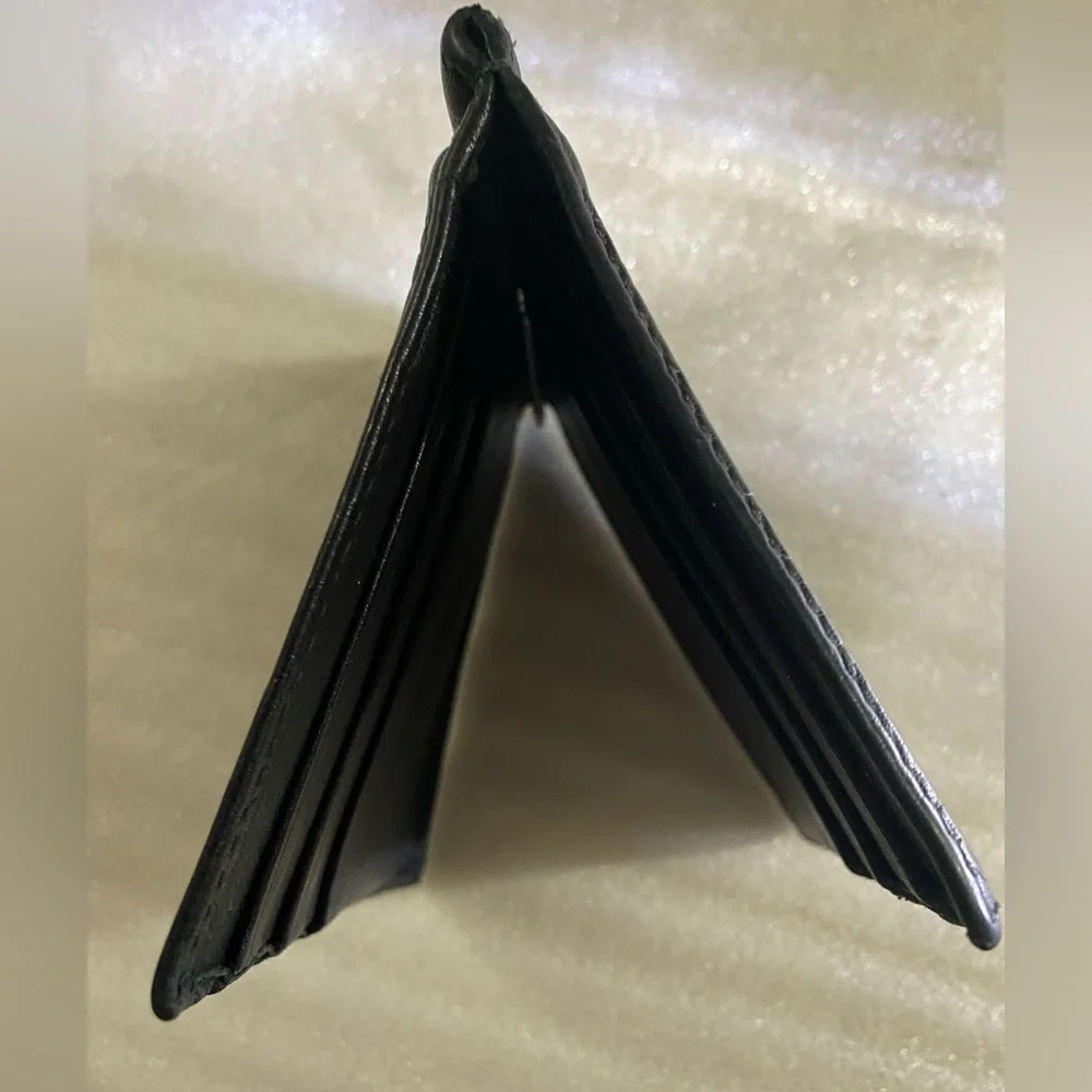 Gucci Black Leather Wallet with Money Clip Accessory - Picture 10 of 13